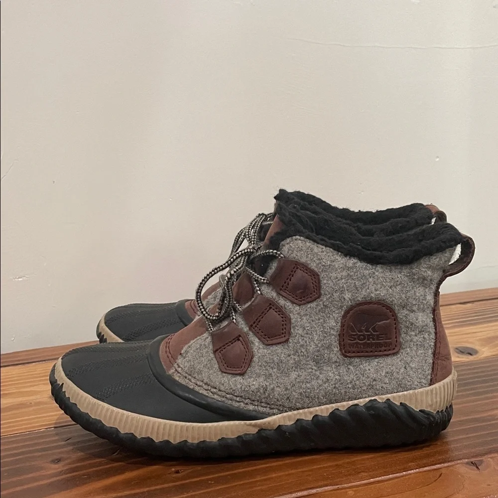 Sorel happy fuzzy